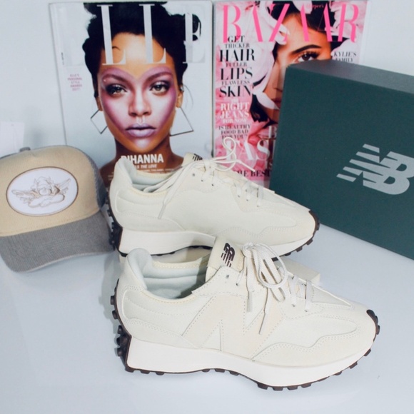 NEW BALANCE 327 Angora Sneaker - Picture 3 of 5